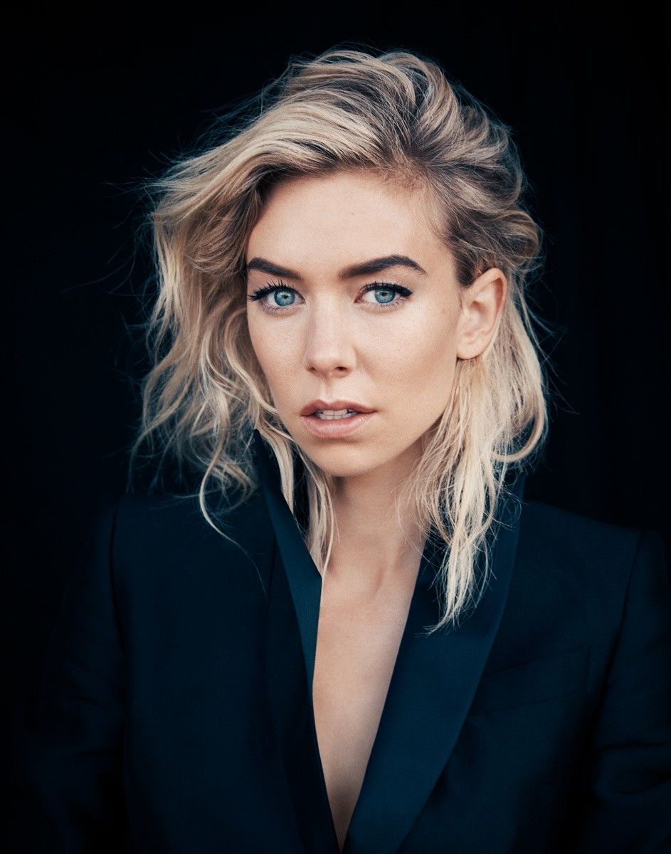 How tall is Vanessa Kirby?